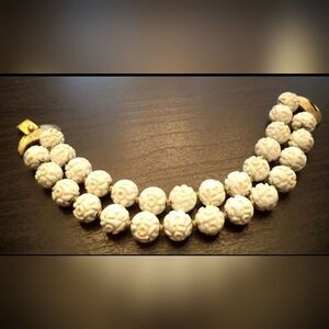 VINTAGE 1960 ESTATE SIGNED MONET FLORAL BEAD DOUBLE STRAND 8"